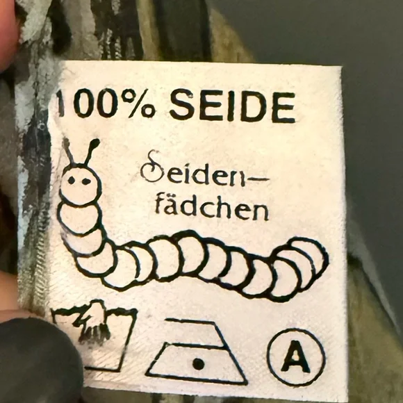 Green silk Scarf - Picture 6 of 8